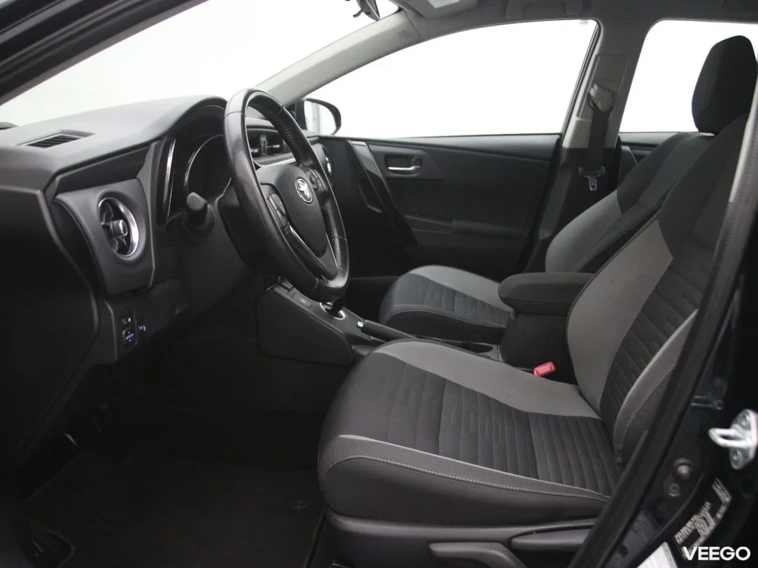 Toyota Auris 1.8 100kW