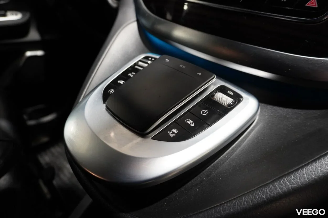 Mercedes-Benz V250 2 140kW