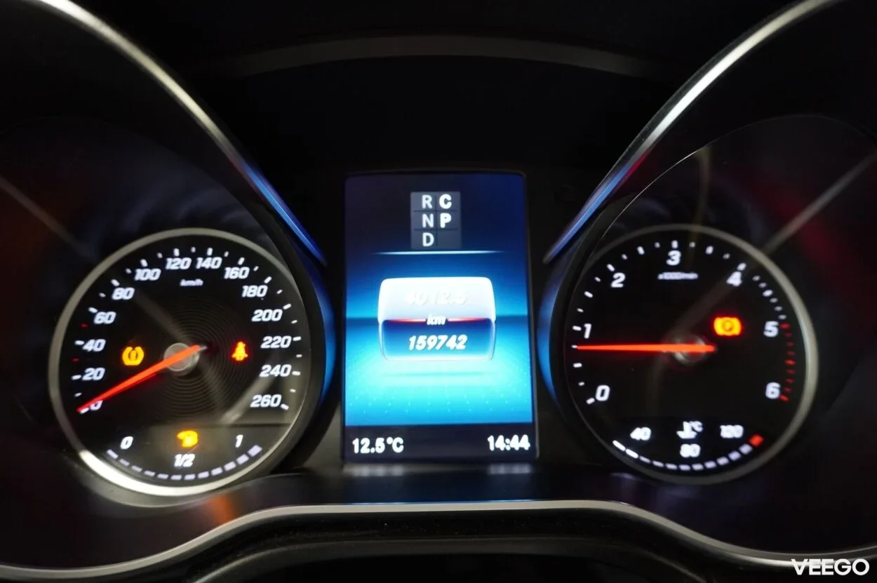 Mercedes-Benz V250 2 140kW