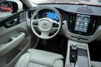 Volvo XC60 MY24 Ultimate DARK Xenium Intelli PRO Wntr 2 145kW thumbnail