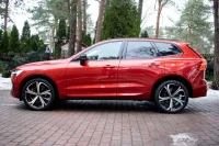 Volvo XC60 MY24 Ultimate DARK Xenium Intelli PRO Wntr 2 145kW thumbnail