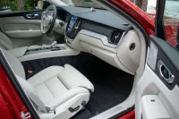 Volvo XC60 MY24 Ultimate DARK Xenium Intelli PRO Wntr 2 145kW thumbnail