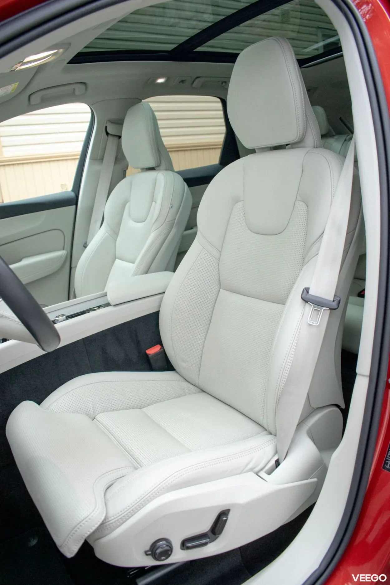 Volvo XC60 MY24 Ultimate DARK Xenium Intelli PRO Wntr 2 145kW