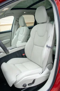 Volvo XC60 MY24 Ultimate DARK Xenium Intelli PRO Wntr 2 145kW thumbnail