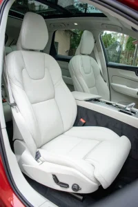 Volvo XC60 MY24 Ultimate DARK Xenium Intelli PRO Wntr 2 145kW thumbnail