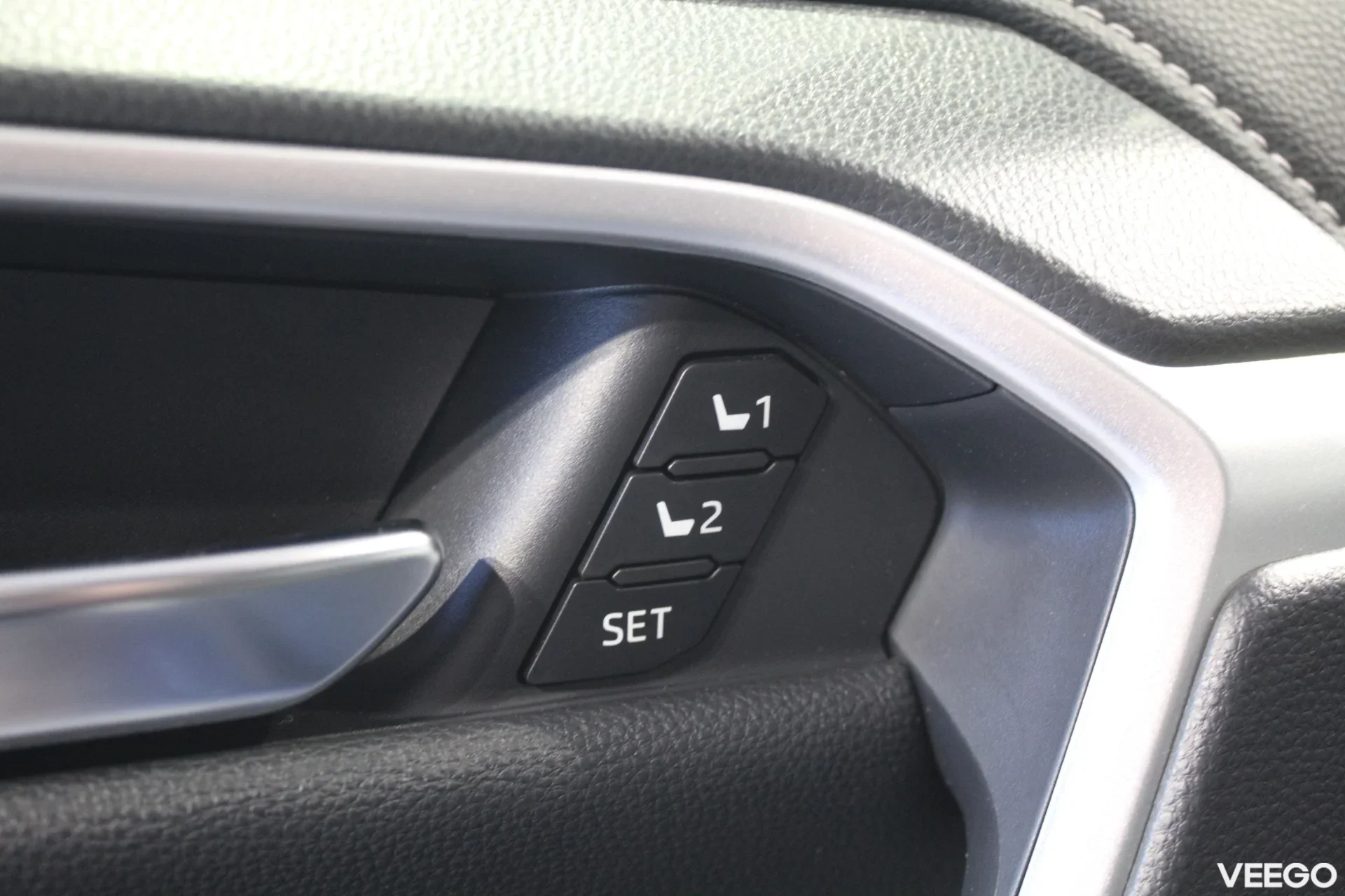 Toyota RAV4 Premium Plus AWD 2.5 131kW