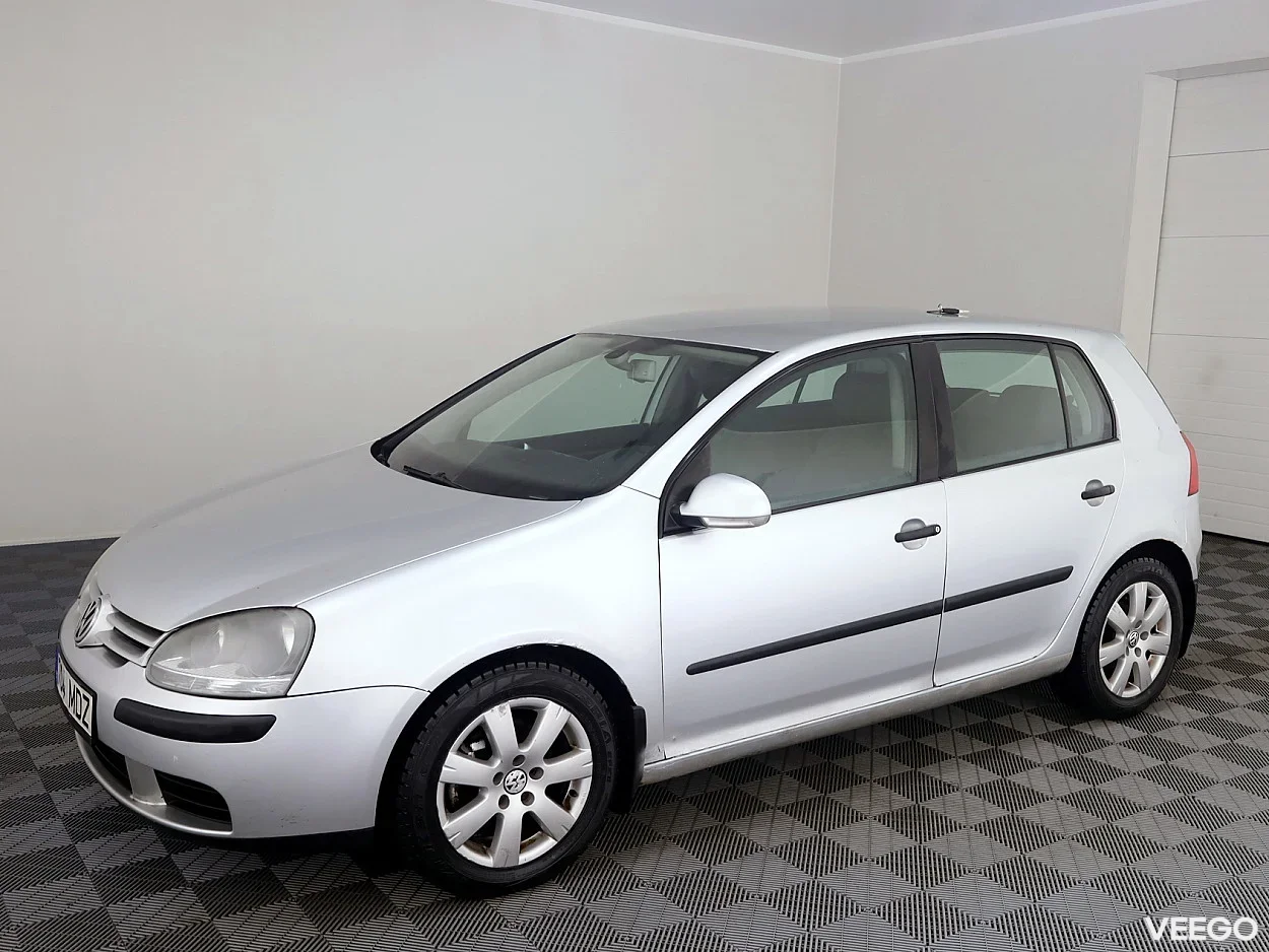 Volkswagen Golf 2.0 104kW