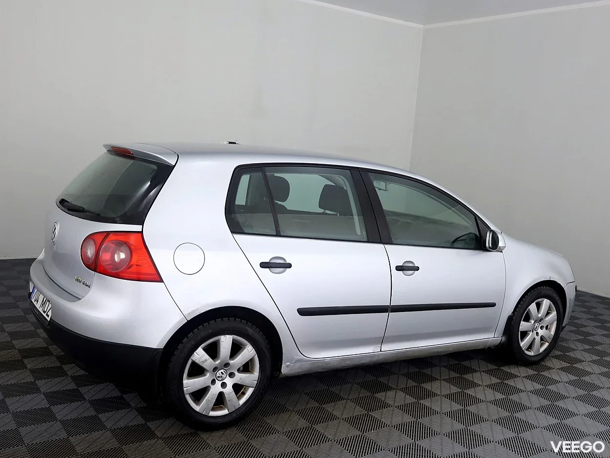 Volkswagen Golf 2.0 104kW