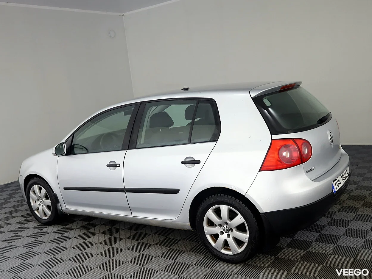 Volkswagen Golf 2.0 104kW