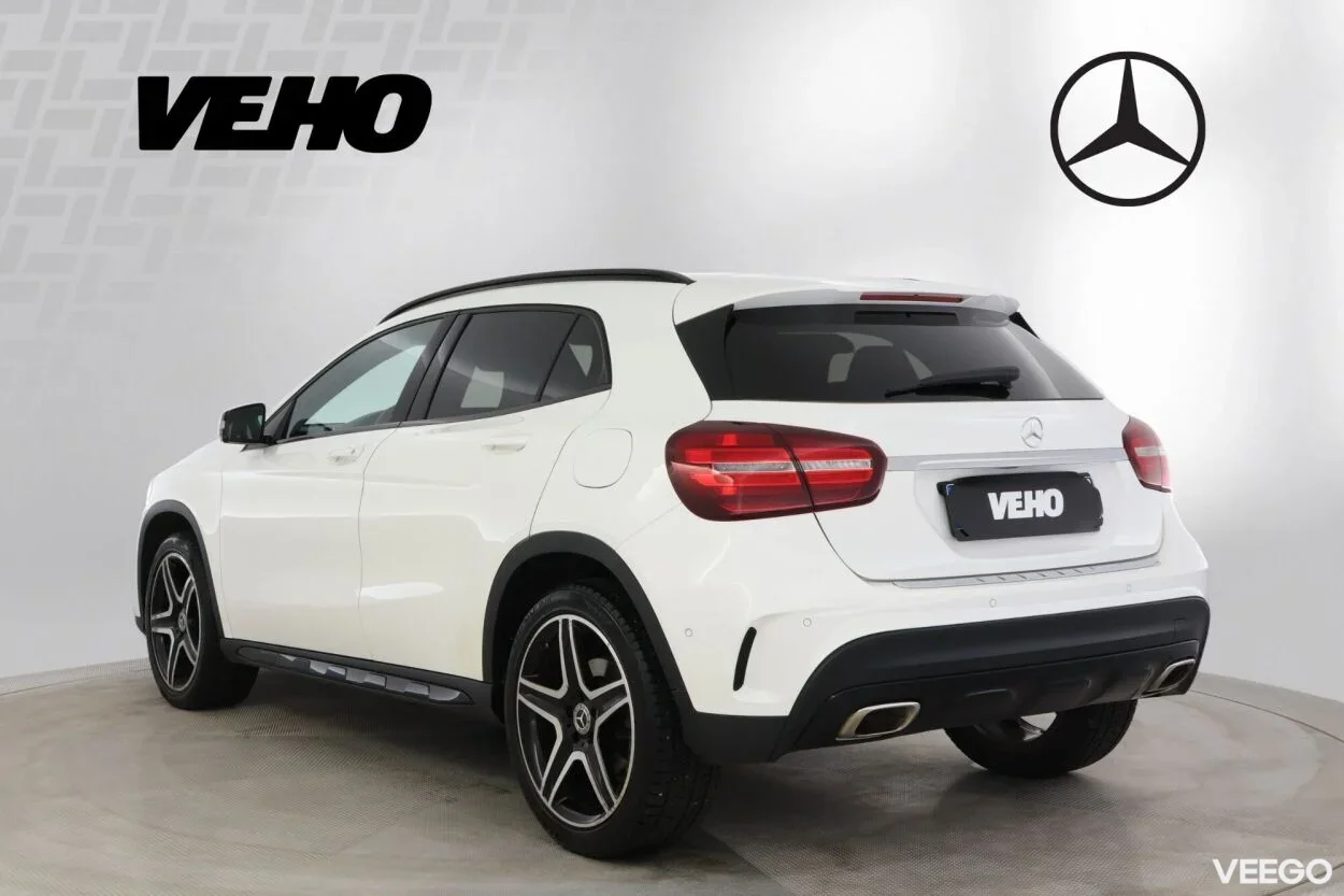 Mercedes-Benz GLA220 4Matic AMG 2 135kW