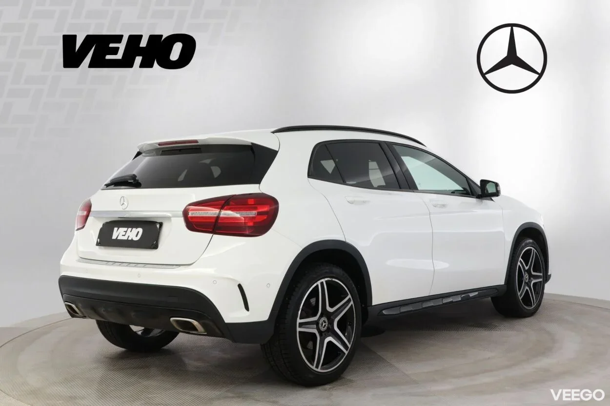 Mercedes-Benz GLA220 4Matic AMG 2 135kW
