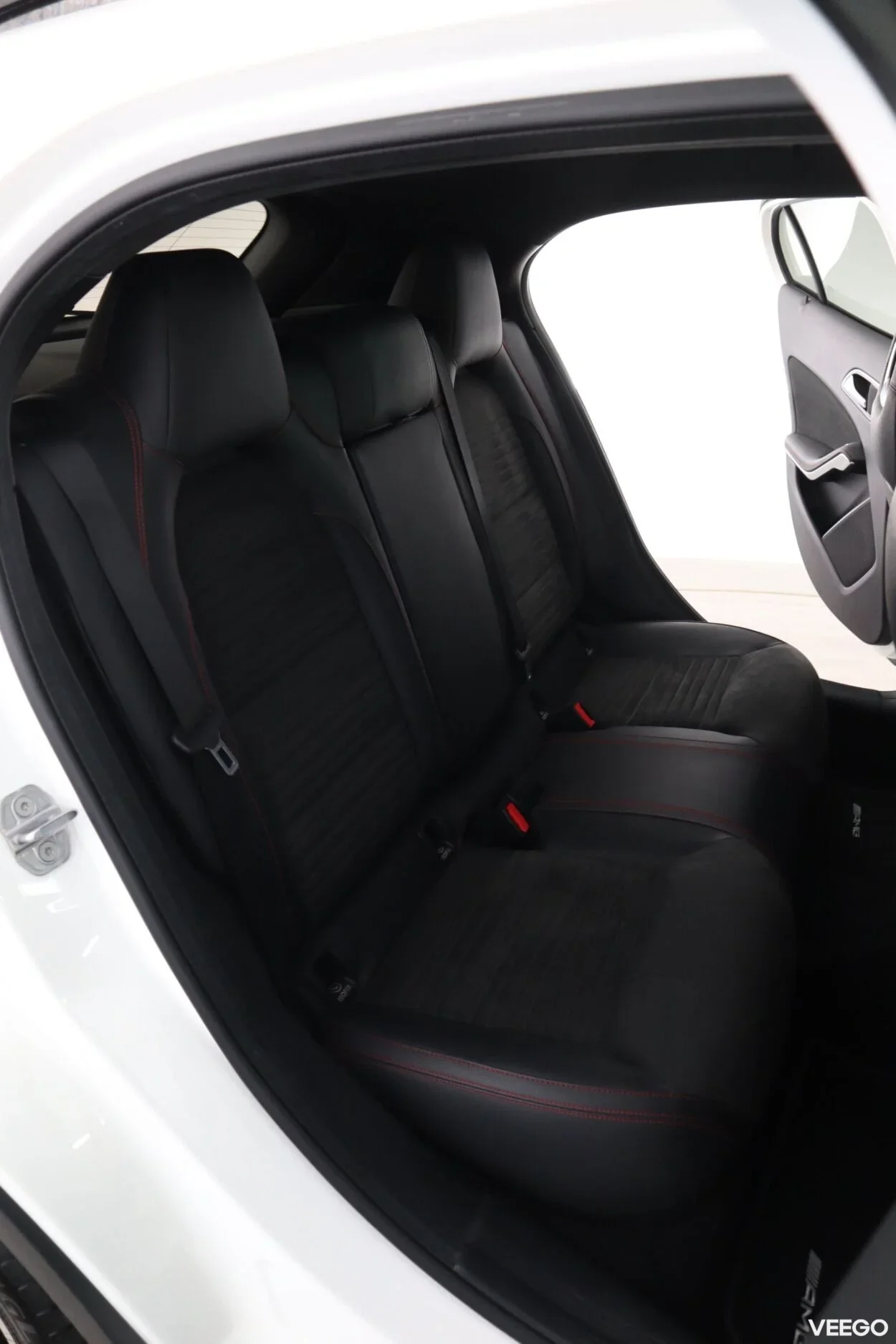 Mercedes-Benz GLA220 4Matic AMG 2 135kW