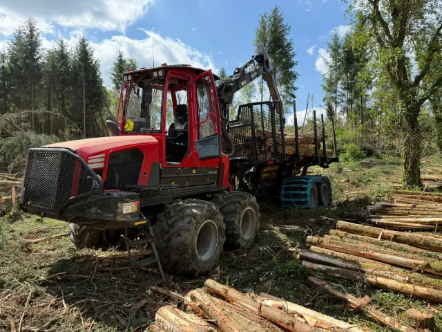 Image of Komatsu 875
