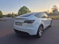 Tesla Model Y 0.0 88kW thumbnail
