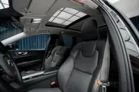 Volvo XC60 Recharge T6 AWD Plus Dark Panorama Drag 257kW thumbnail