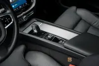 Volvo XC60 Recharge T6 AWD Plus Dark Panorama Drag 257kW thumbnail