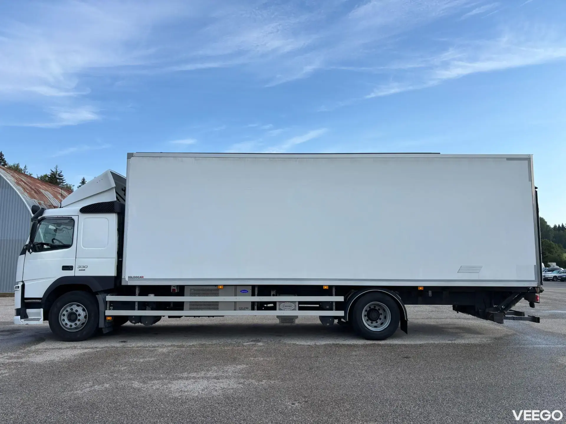 Volvo FM 4x2 + CARRIER 250kW