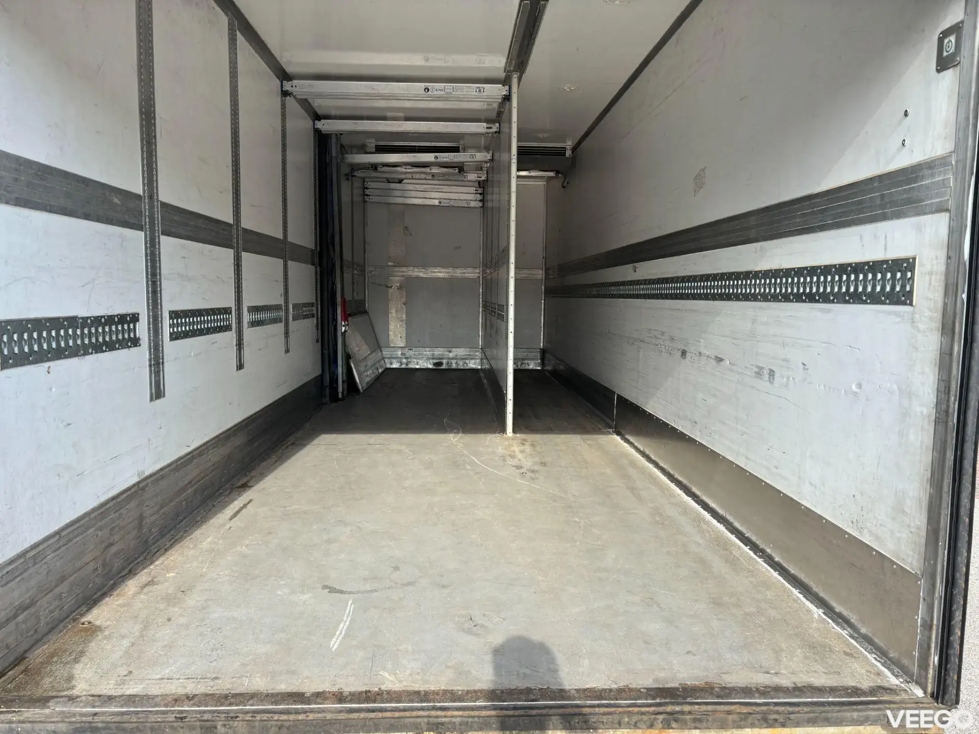 Volvo FM 4x2 + CARRIER 250kW