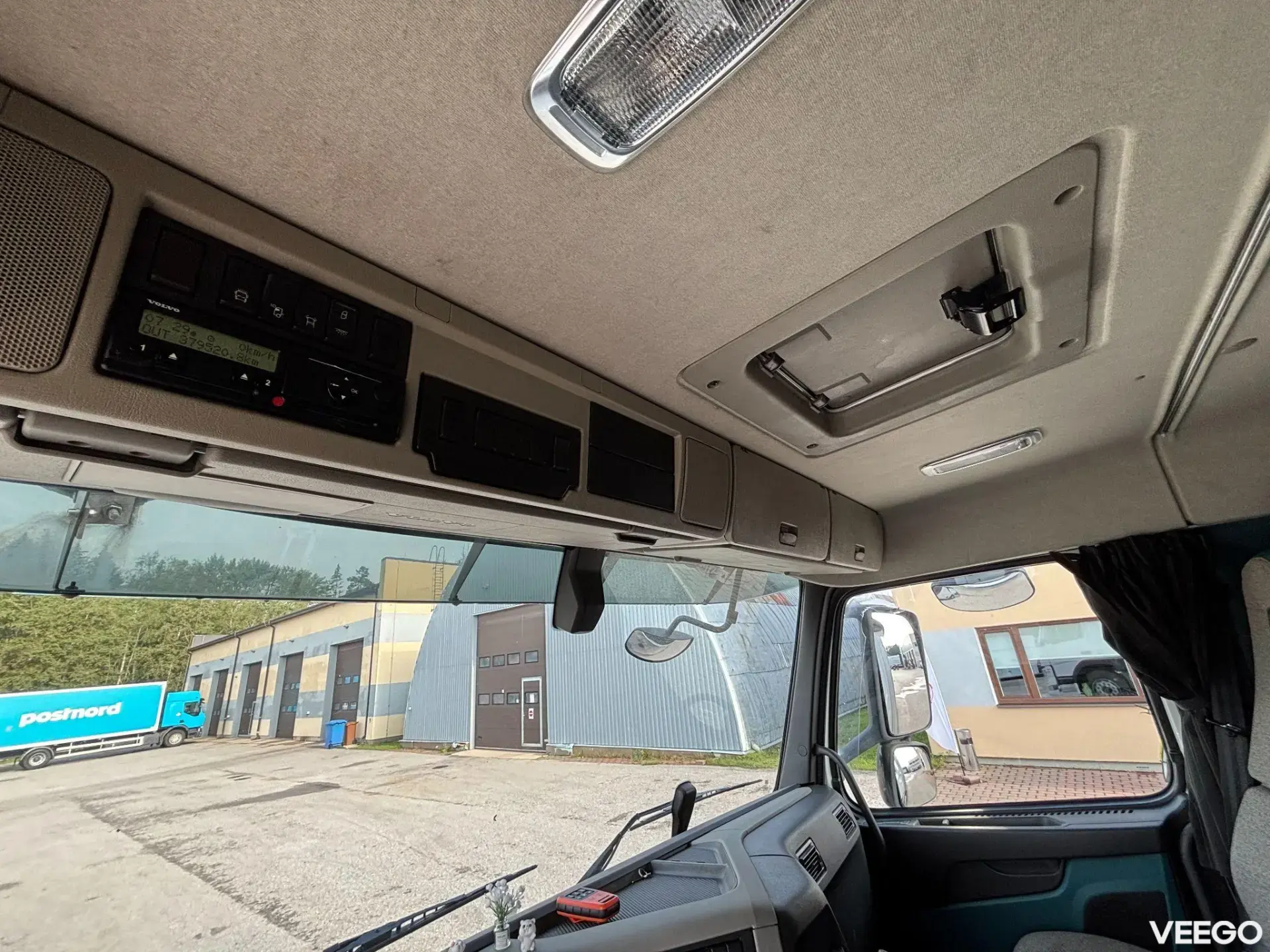 Volvo FM 4x2 + CARRIER 250kW