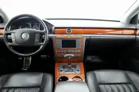 Volkswagen Phaeton 3.2 178kW thumbnail