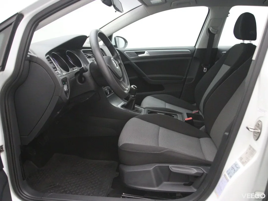 Volkswagen Golf 1.6 81kW