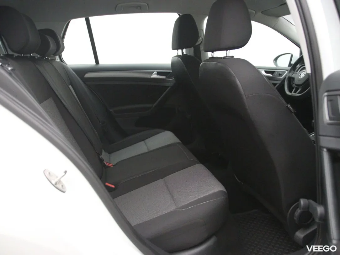 Volkswagen Golf 1.6 81kW