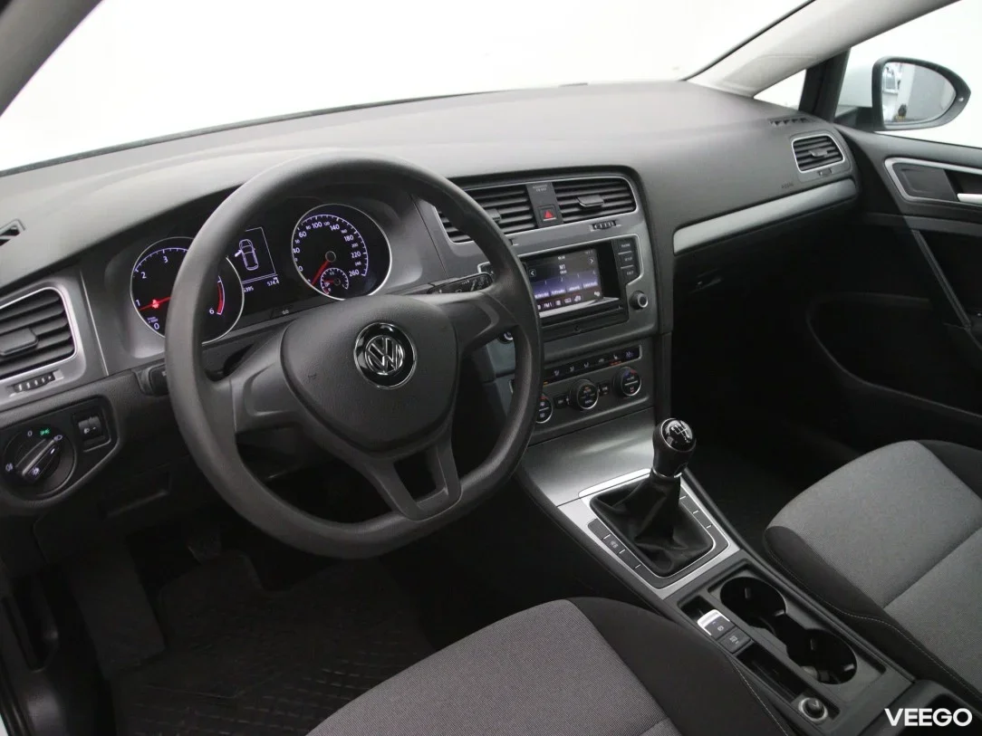 Volkswagen Golf 1.6 81kW