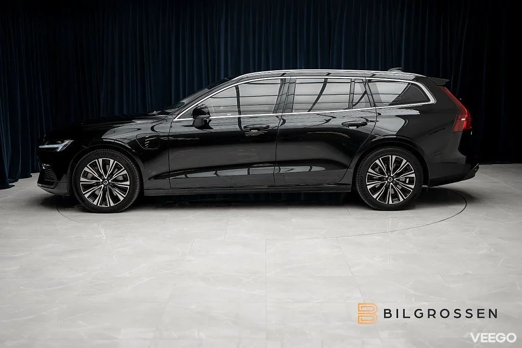 Volvo V60 Recharge T6 AWD 350hk Core Edition P-värmare 257kW
