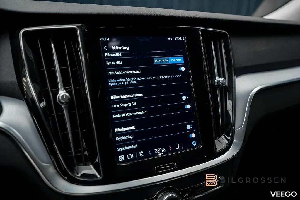 Volvo V60 Recharge T6 AWD 350hk Core Edition P-värmare 257kW