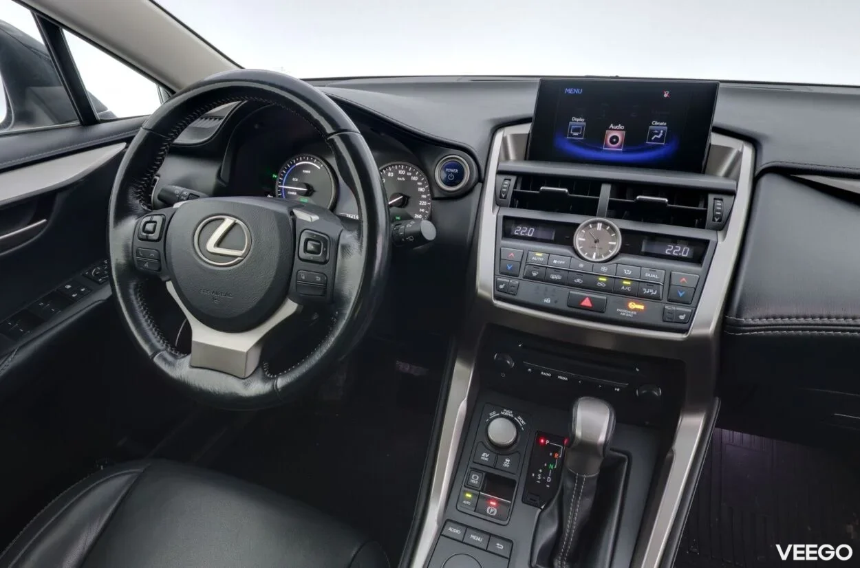 Lexus NX 300h AWD Business Line 2.5 114kW