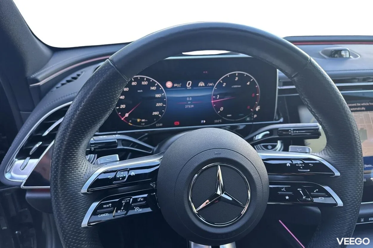 Mercedes-Benz E220 d AMG night pakett 2 145kW