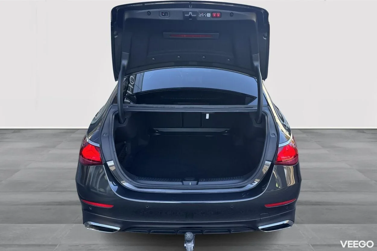 Mercedes-Benz E220 d AMG night pakett 2 145kW