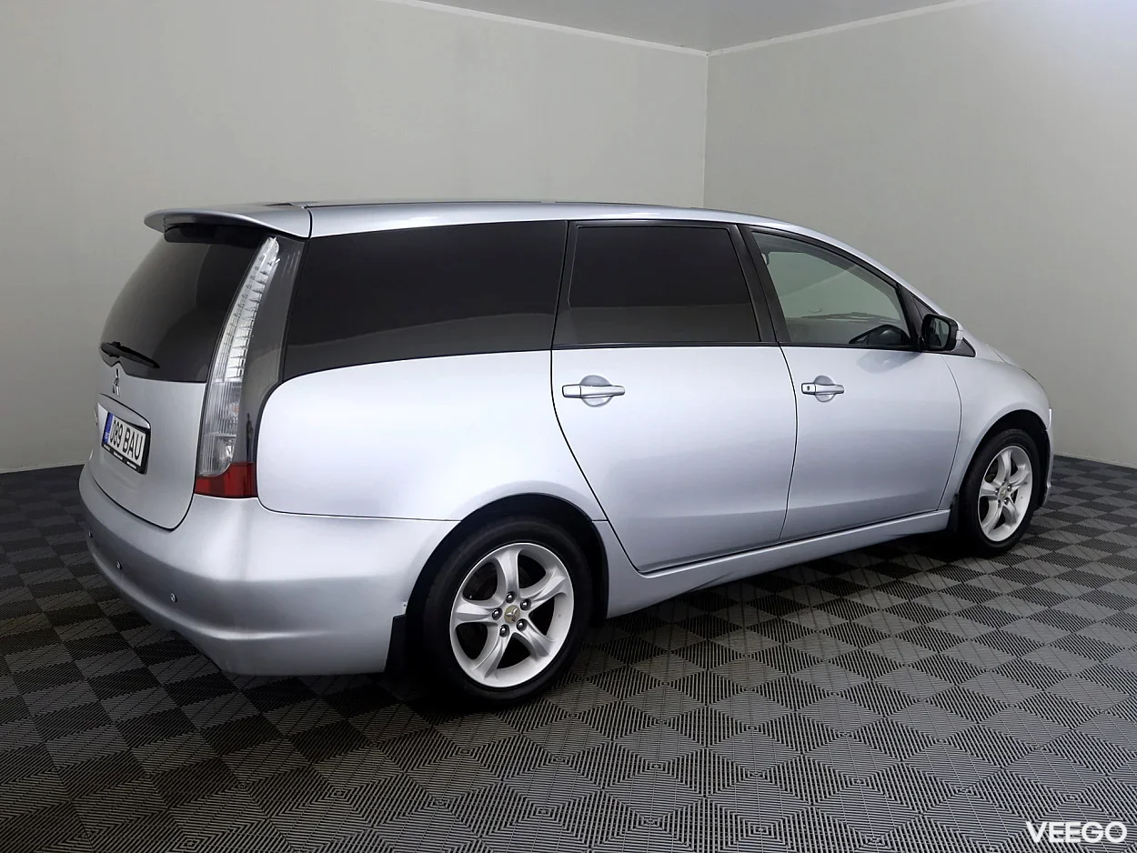 Mitsubishi Grandis 2.4 121kW