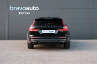 Volvo V60 Cross Country AWD Pro 2 140kW thumbnail