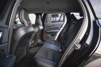 Volvo V60 Cross Country AWD Pro 2 140kW thumbnail