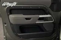 Land Rover Defender 110 D200 /Värmare /360 /Meridian/Se Spec/4.95% 147kW thumbnail