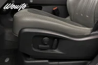 Land Rover Defender 110 D200 /Värmare /360 /Meridian/Se Spec/4.95% 147kW thumbnail