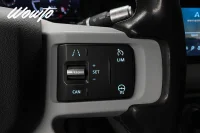 Land Rover Defender 110 D200 /Värmare /360 /Meridian/Se Spec/4.95% 147kW thumbnail