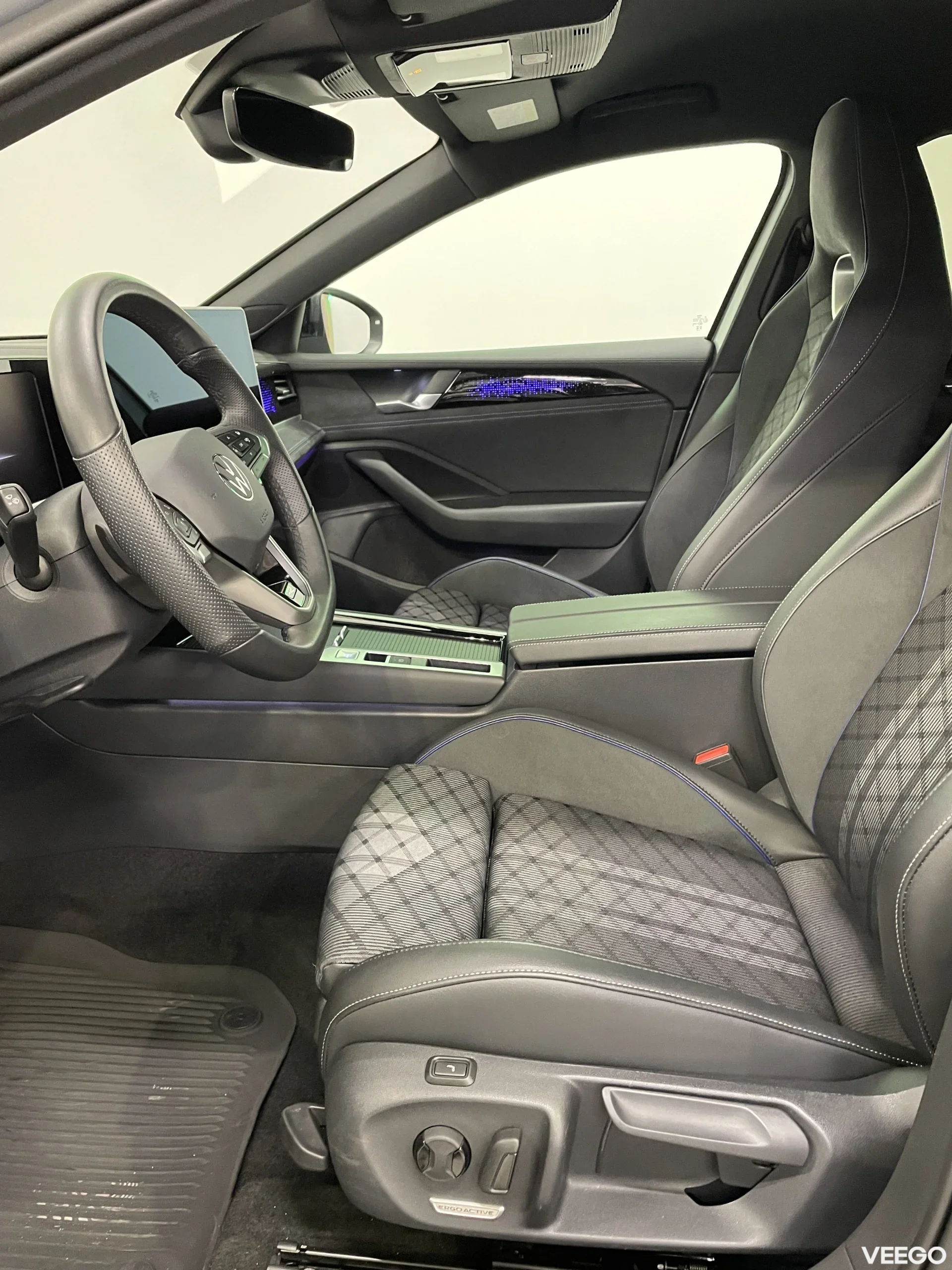 Volkswagen Passat Variant 4Motion R-Line Black Style 142kW