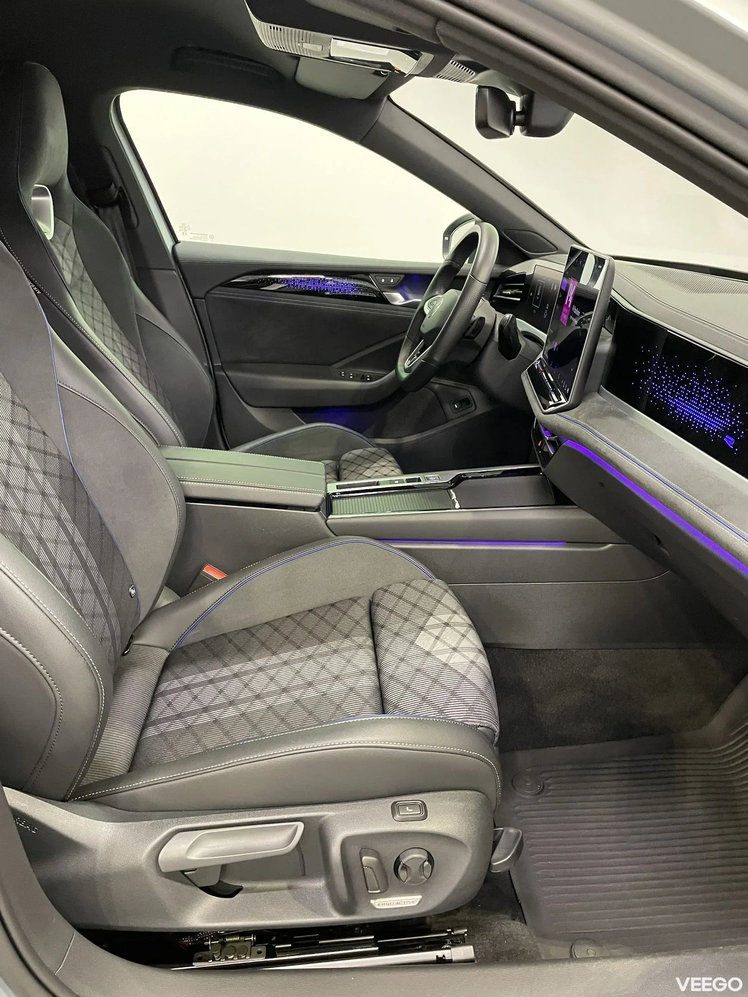 Volkswagen Passat Variant 4Motion R-Line Black Style 142kW