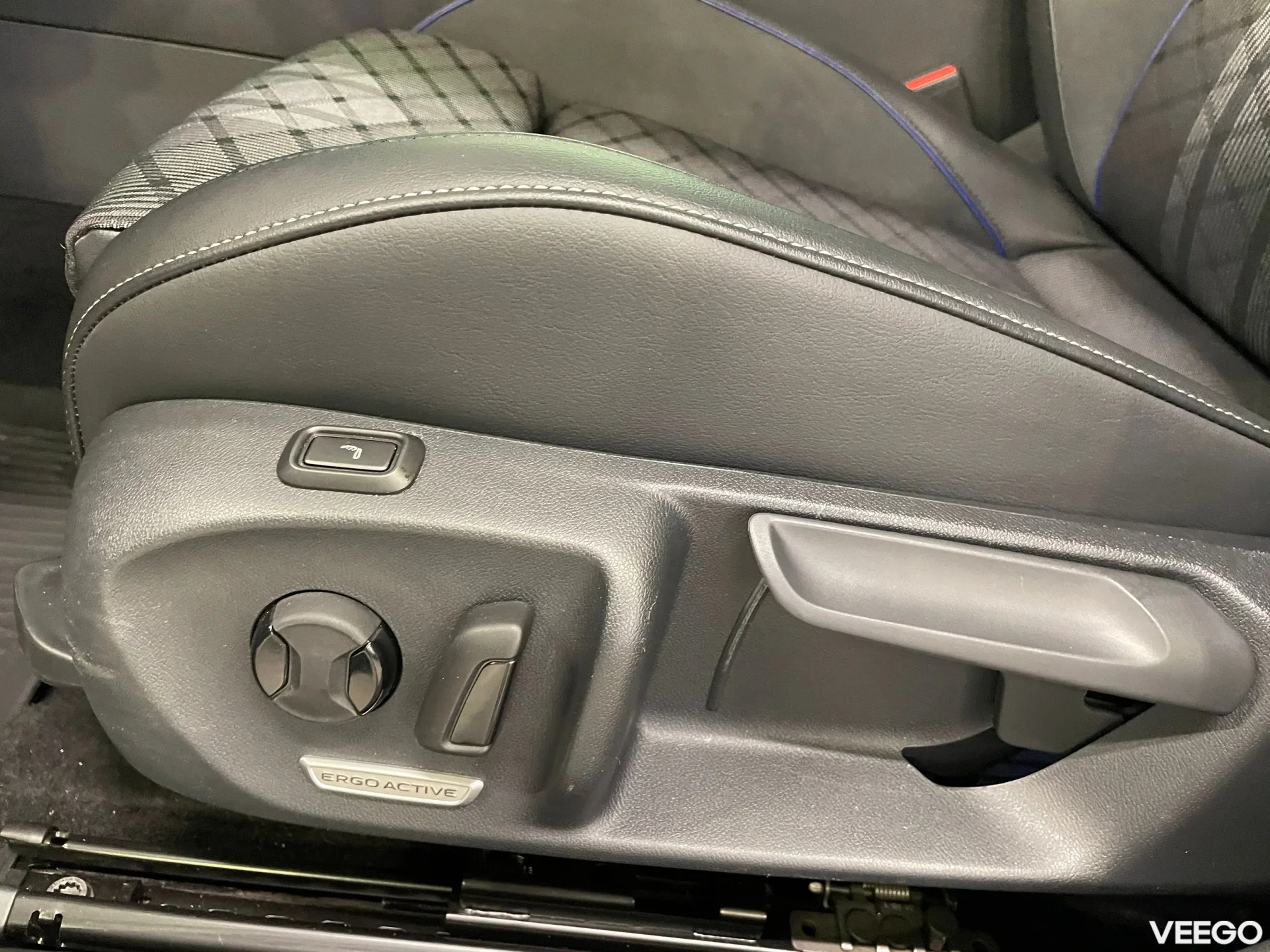 Volkswagen Passat Variant 4Motion R-Line Black Style 142kW