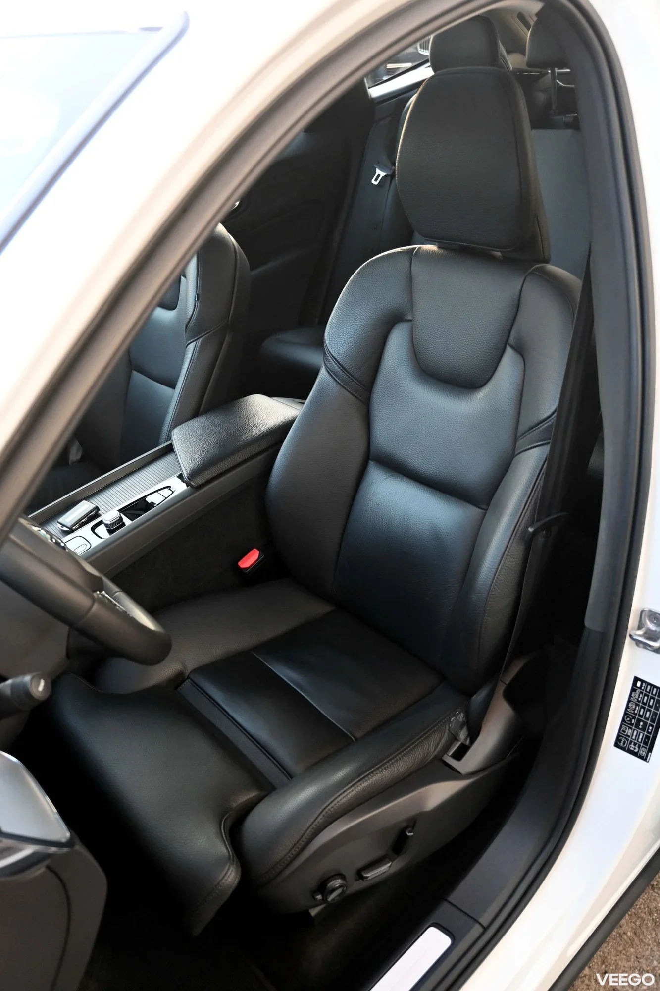 Volvo XC60 AWD H&K INSCRIPTION XENIUM INTELLI SAFE 2 251kW