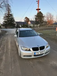 BMW 320 2.0 120kW thumbnail