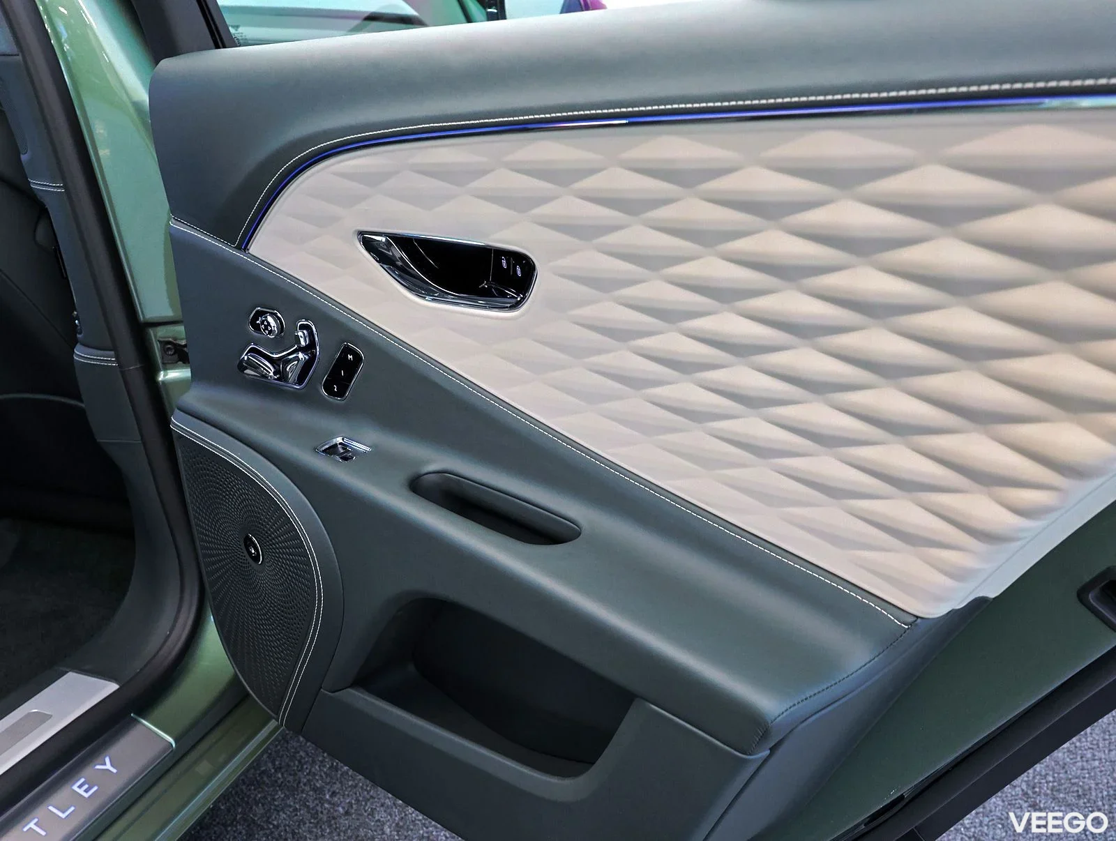 Bentley Flying Spur S HYBRID 306kW