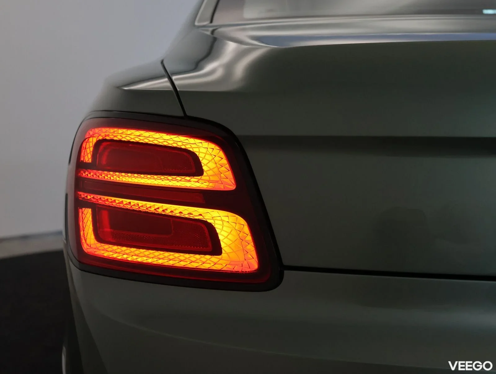 Bentley Flying Spur S HYBRID 306kW