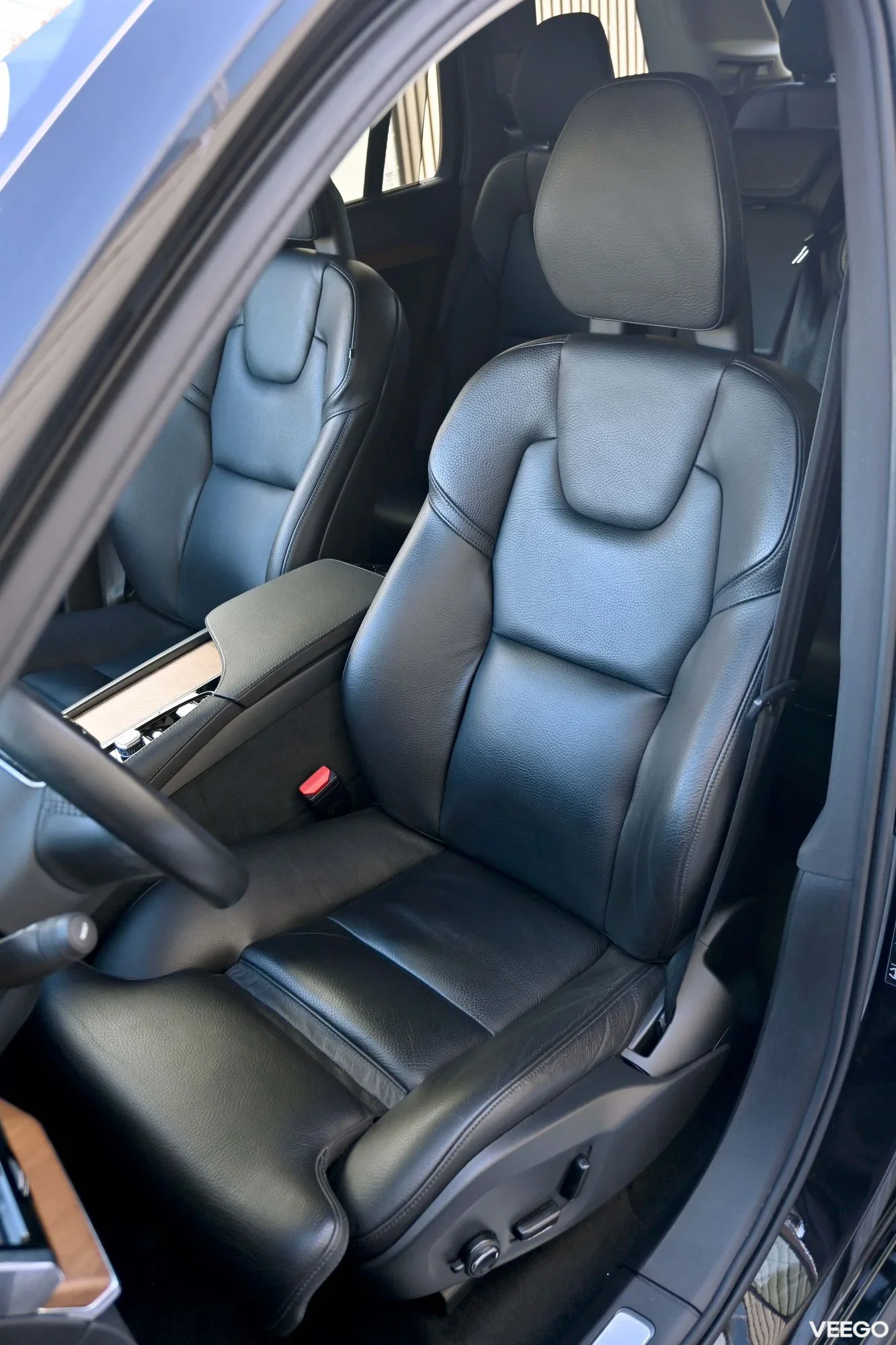 Volvo XC90 AWD T8 H&K ULTIMATE BRIGHT XENIUM INTELLI SAFE MY2022 2 293kW