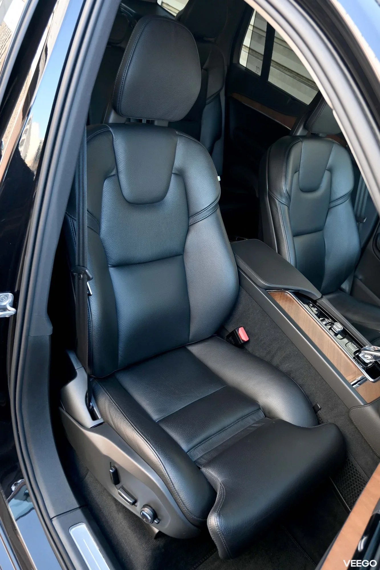 Volvo XC90 AWD T8 H&K ULTIMATE BRIGHT XENIUM INTELLI SAFE MY2022 2 293kW