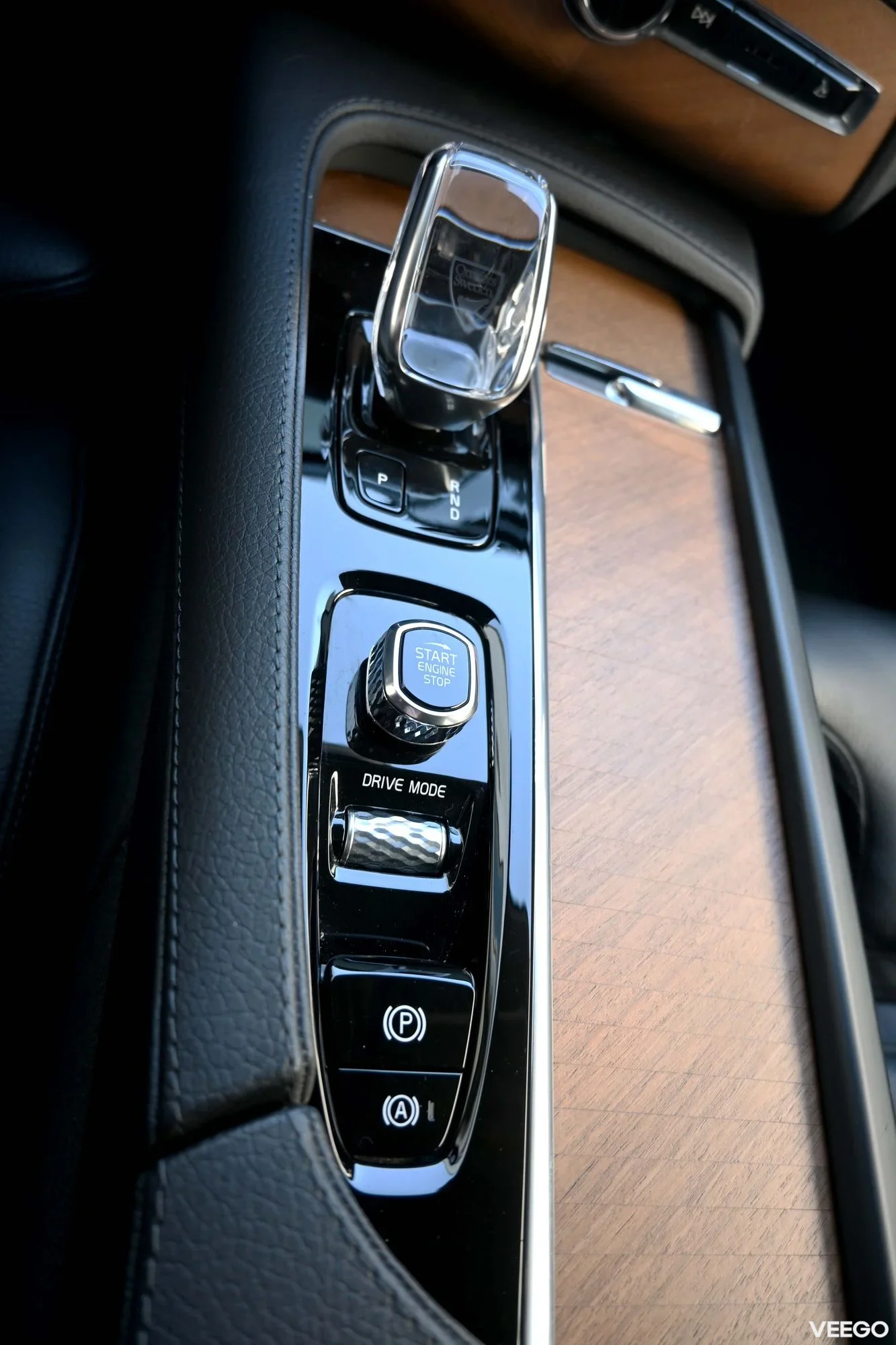 Volvo XC90 AWD T8 H&K ULTIMATE BRIGHT XENIUM INTELLI SAFE MY2022 2 293kW