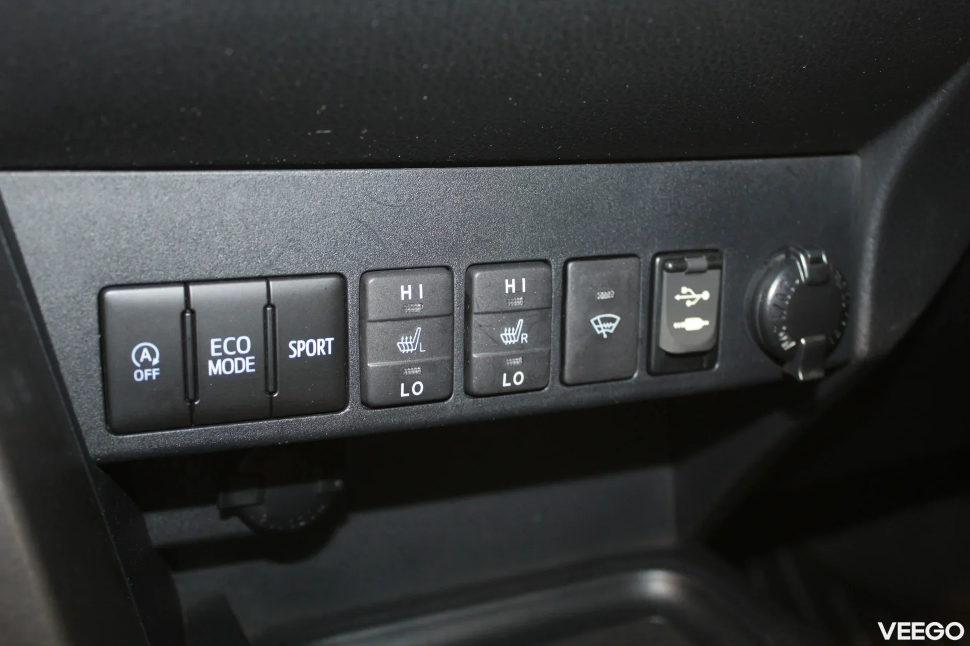 Toyota RAV4 Luxury AWD 2 112kW