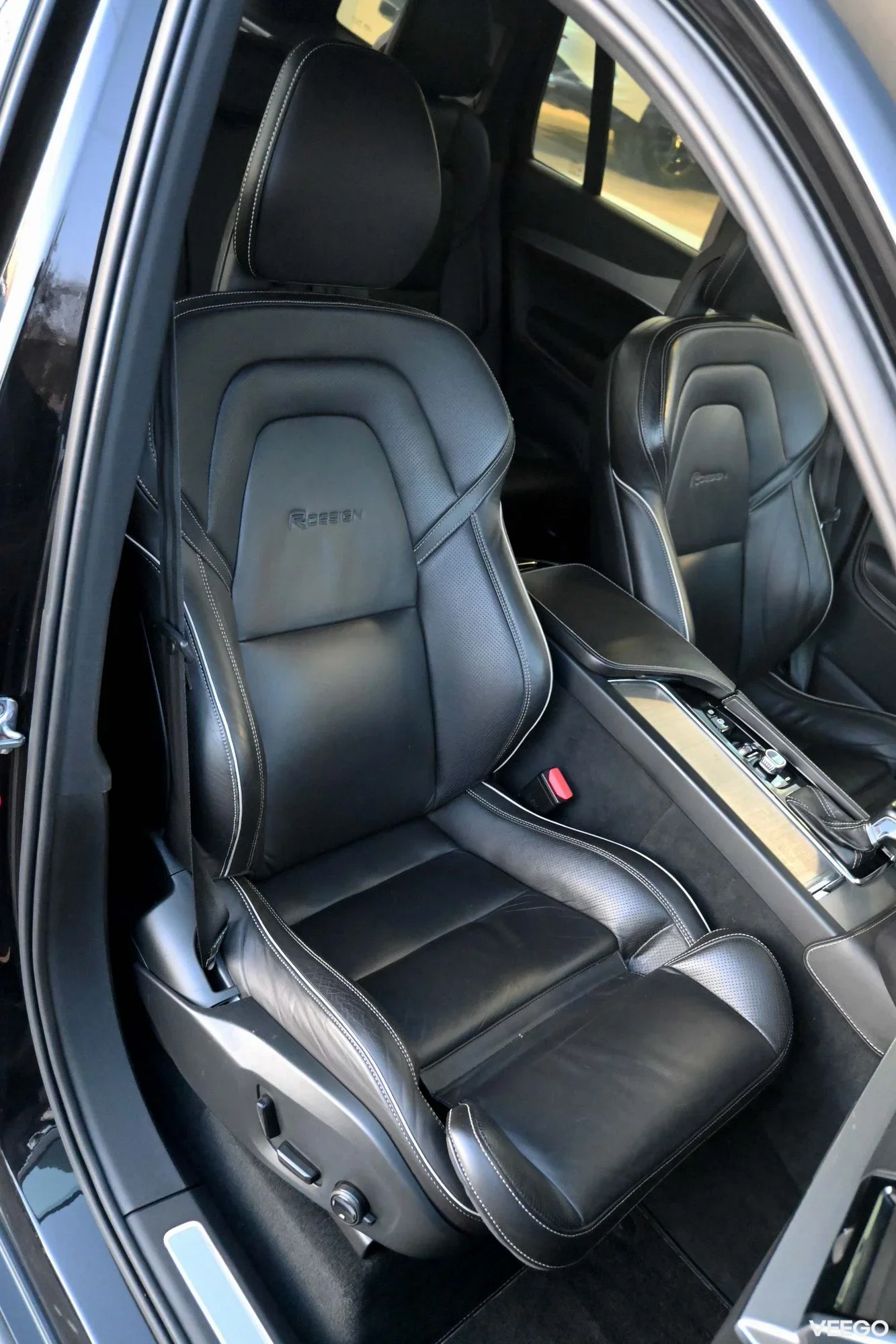 Volvo XC90 HEICO SPORTIV AWD B&W 4C INTELLI SAFE FULL 2 190kW